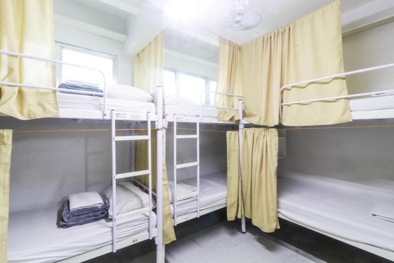 D Bunk Dormitory Pasay Exterior foto